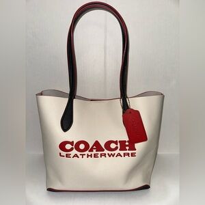 Coach Kia Tote 👜